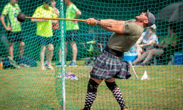 The heavies throw the hammer at Burntisland Games. Image: Steve Brown/DC Thomson
