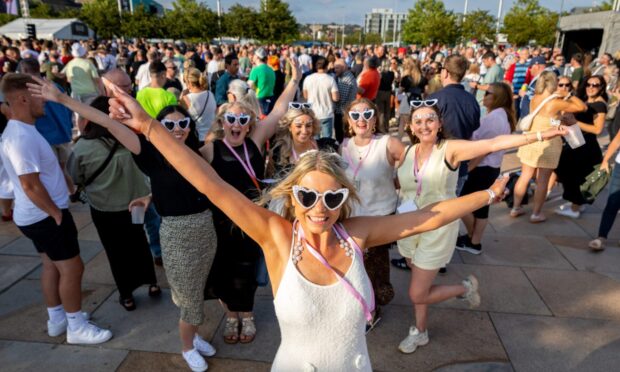 Music fans Katie and friends ready to enjoy the night!