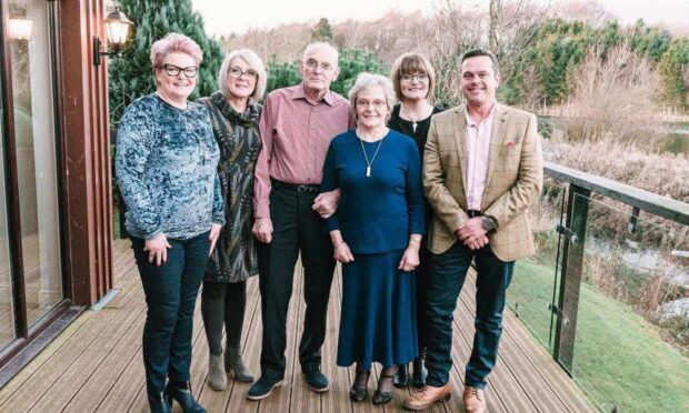 Willie Braid, right, with sisters June Braid and Audrey Braid, dad the late Willie Braid snr, mum Ina Braid and sister Fiona Martin. Image: Fiona Martin