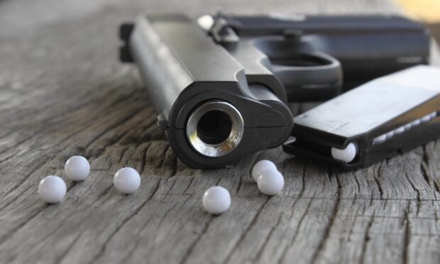 Airsoft pellet gun