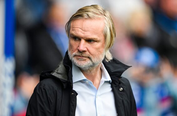 Dundee boss Steven Pressley at Ibrox. Image: Rob Casey/SNS