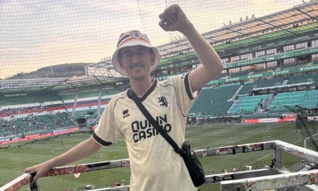 Daniel Glen's unfortunate slip was caught on camera