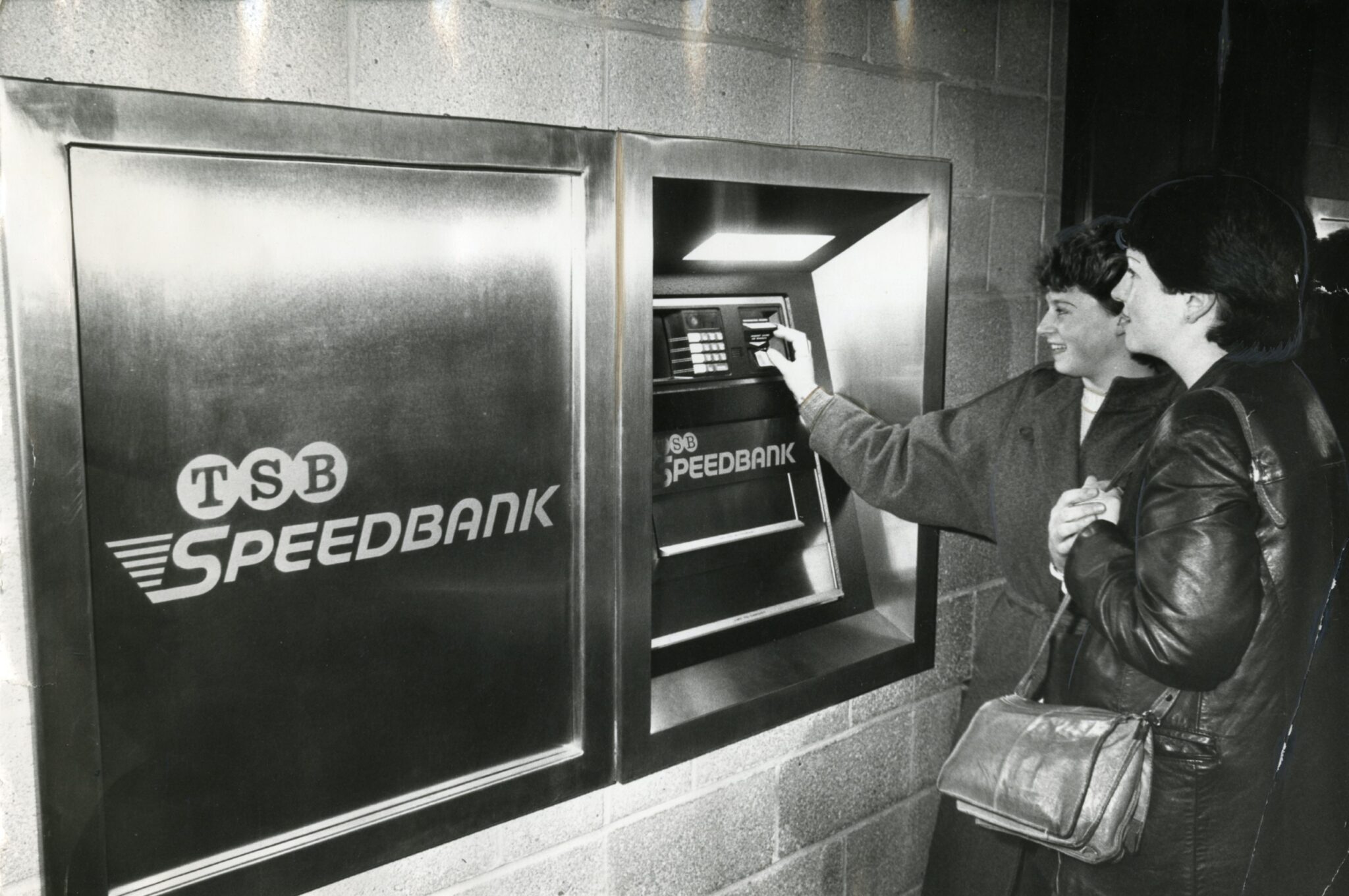 Shop in Dundee's Wellgate Centre in the '80s with our photo gallery