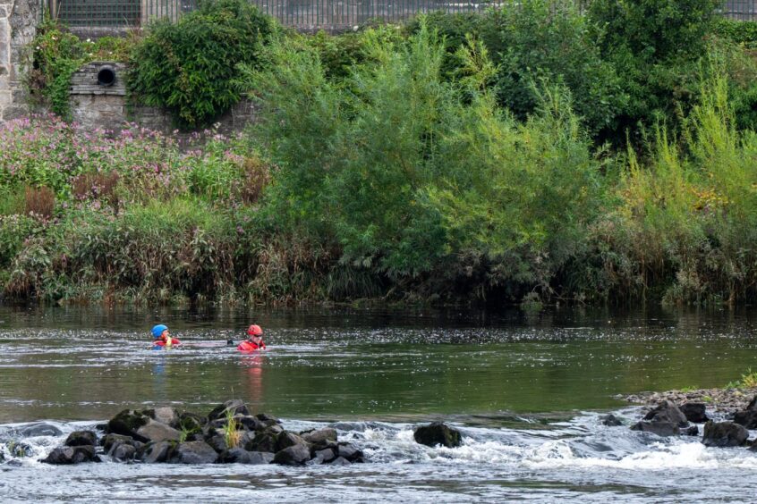 Major search continues for missing man, 27, in Perth's River Tay