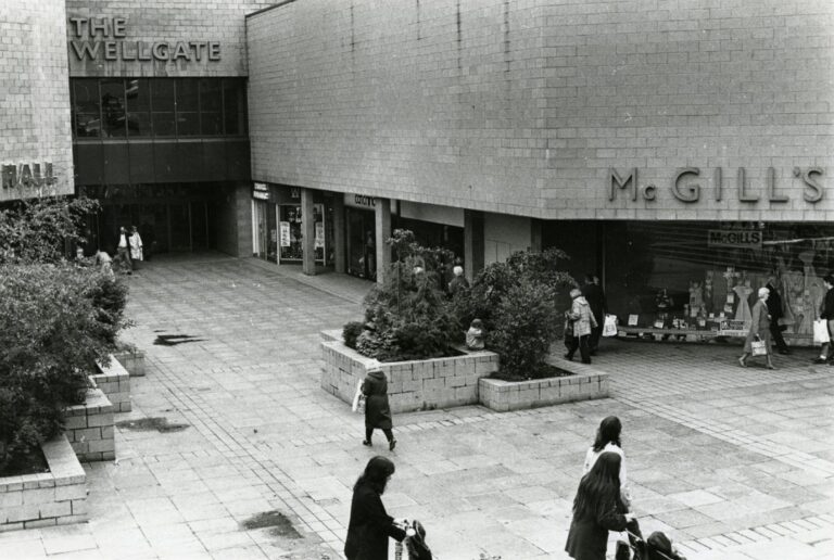 Shop in Dundee's Wellgate Centre in the '80s with our photo gallery