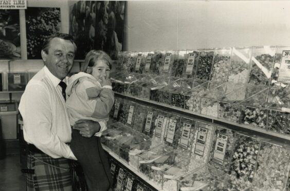 Shop in Dundee's Wellgate Centre in the '80s with our photo gallery