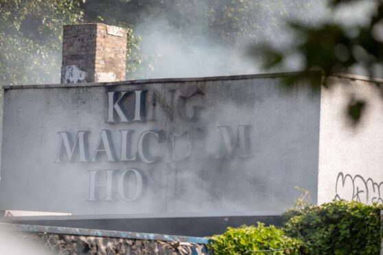 The former King Malcolm Hotel in Dunfermline has been destroyed by fire.