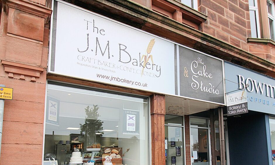 The Monifieth shop from outside.