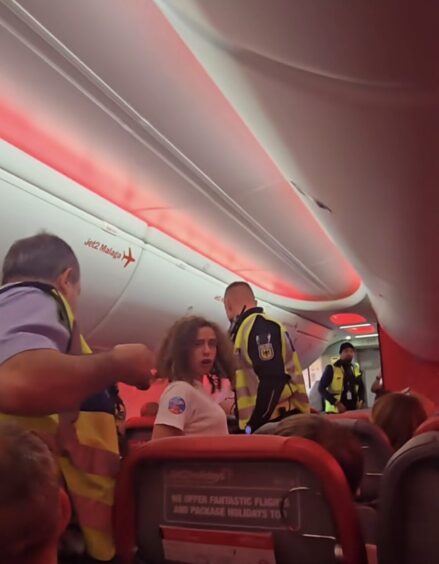 Dundee woman removed from plane