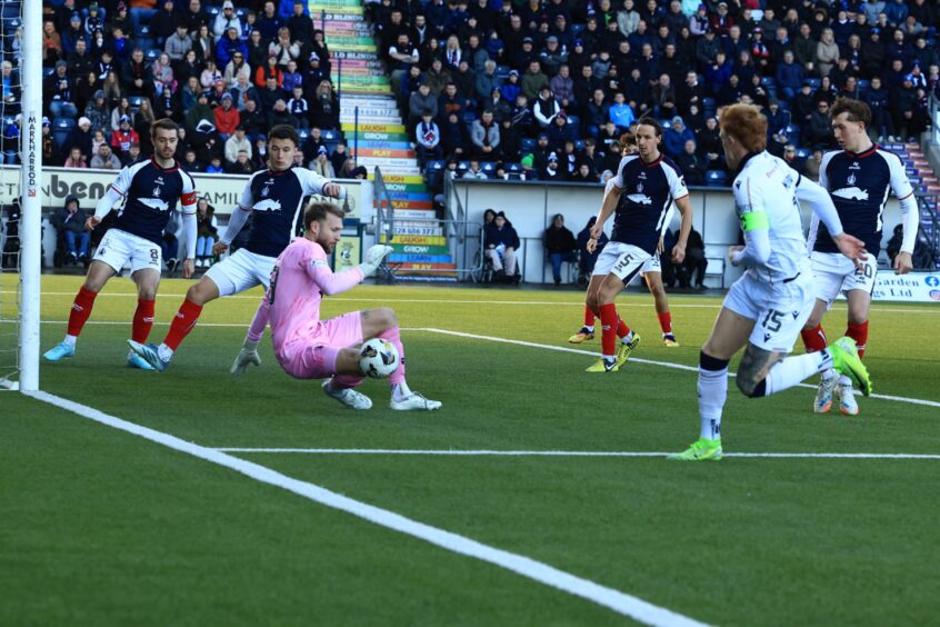Simon Murray denied by Scott Bain