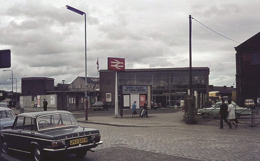 Dundee Rail Station in the early 1970s. 