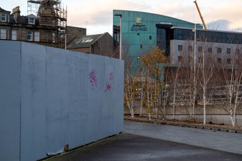 Earl Grey Place East looking away from Slessor Gardens. 