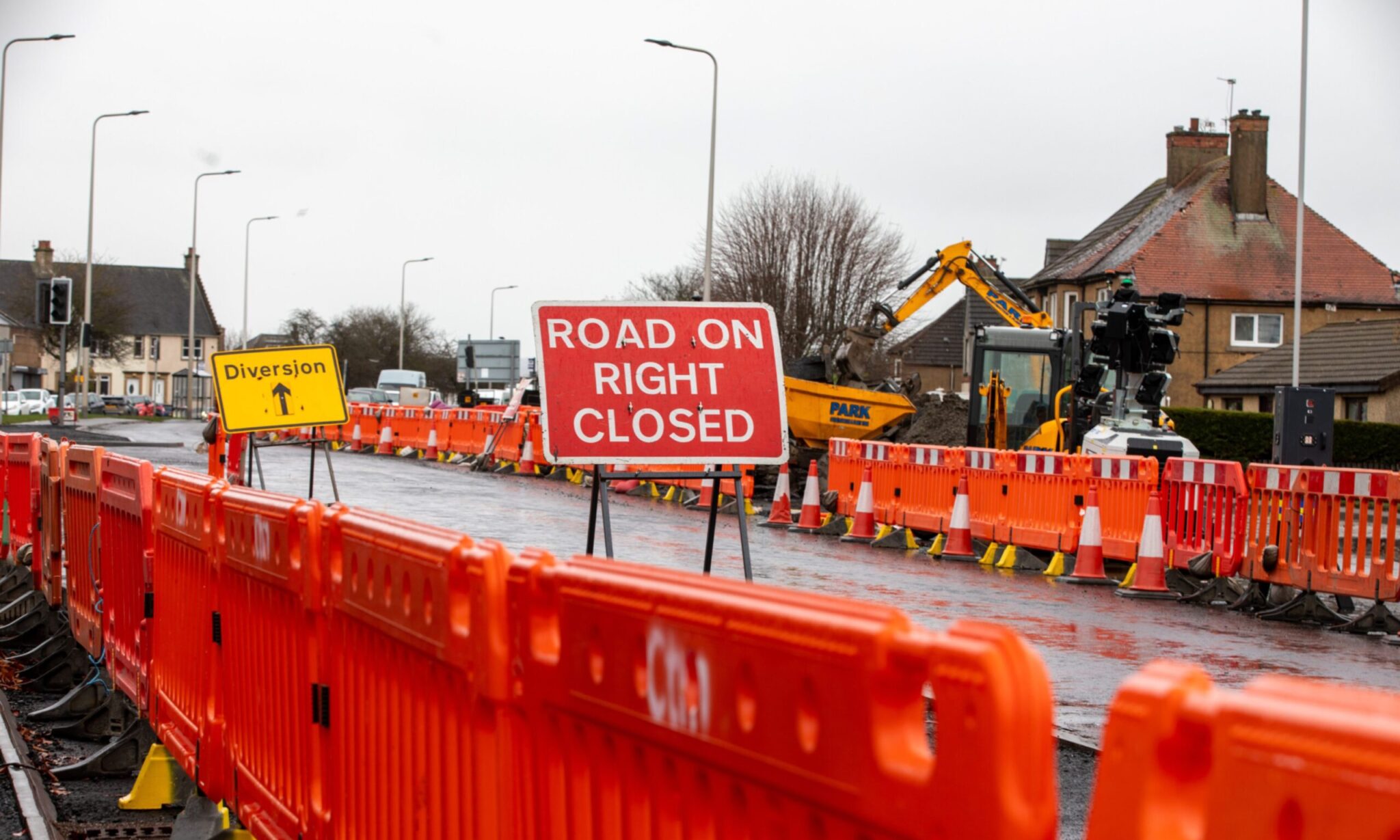 Fife roadworks frustration with 318 sets of traffic lights in one month