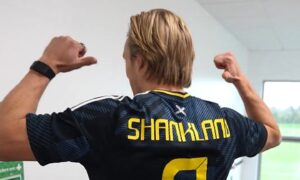 Ex-Dundee United star shows off Lawrence Shankland shirt while saluting Scotland’s World Cup glory night
