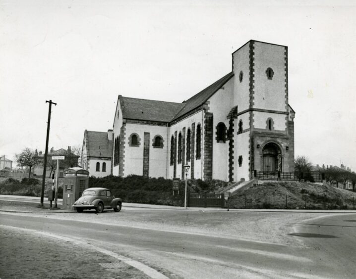 a black and white photo showing Dundee's Craigiebank Church in March 1958.