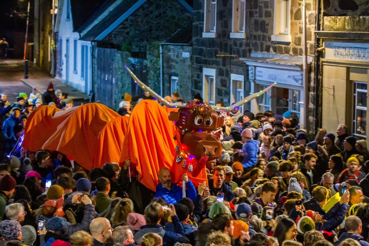 Comrie flambeaux tradition welcomes new year in Perthshire