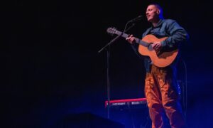Irish star Dermot Kennedy hails Dundee fans after city gig – and leaves with Dark Blues strip