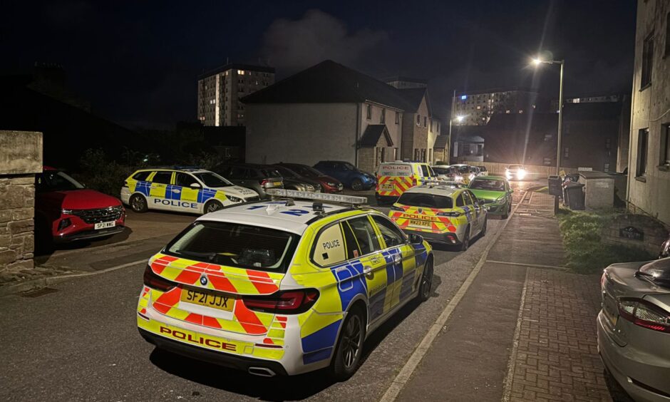 Major police response to incident on Dundee's Hilltown