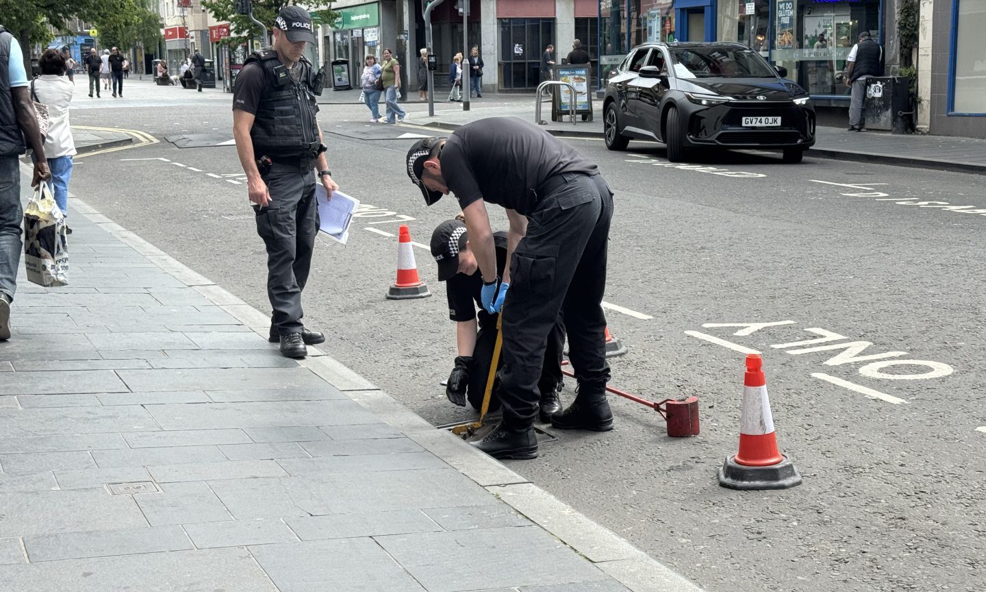 Police manhunt still ongoing after Perth city centre stabbing