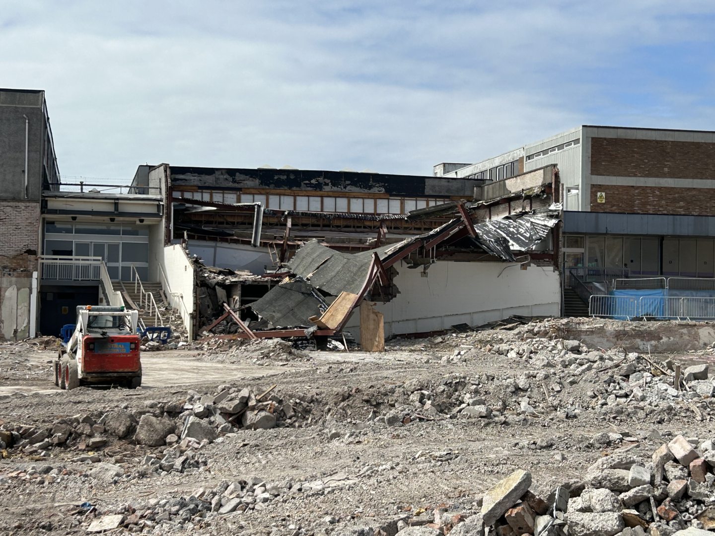Kingdom Shopping Centre wall collapses in Glenrothes