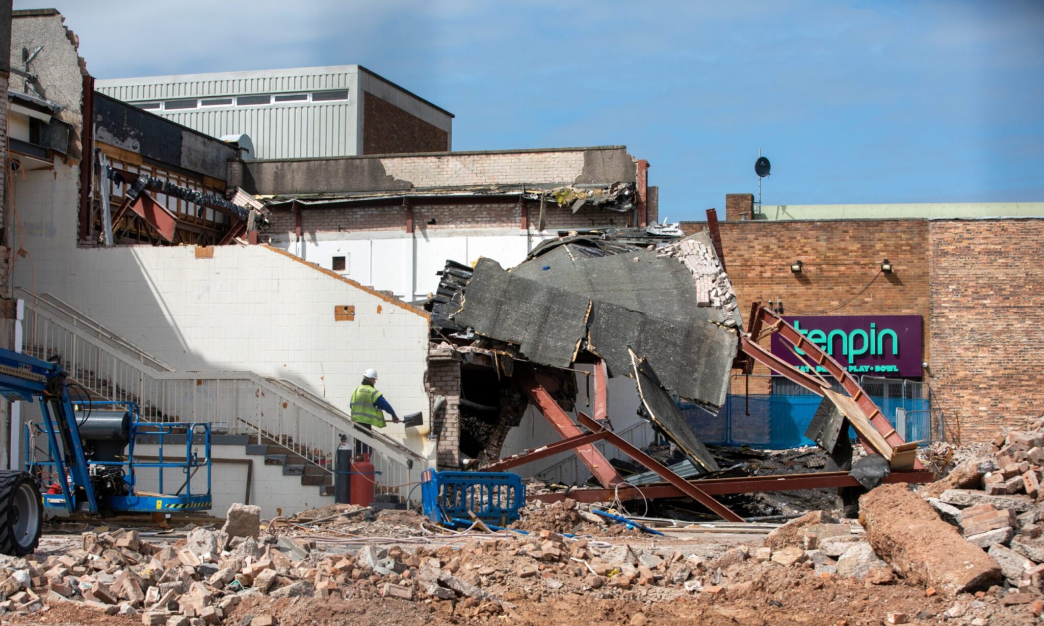 Fife Council takes action against Kingdom centre over wall collapse