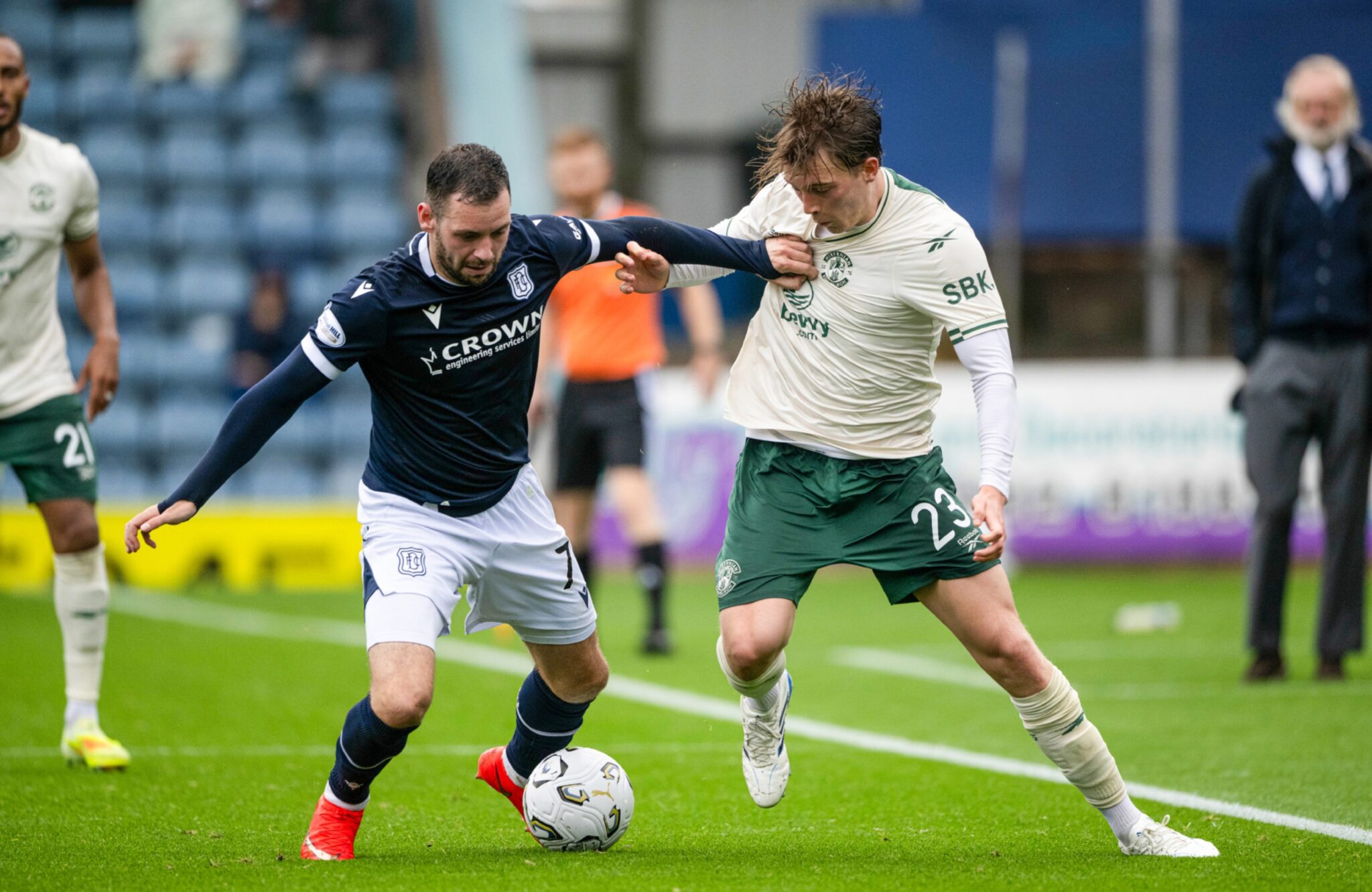 Manager Icon Ash Drey Wright wants new Dundee FC contract