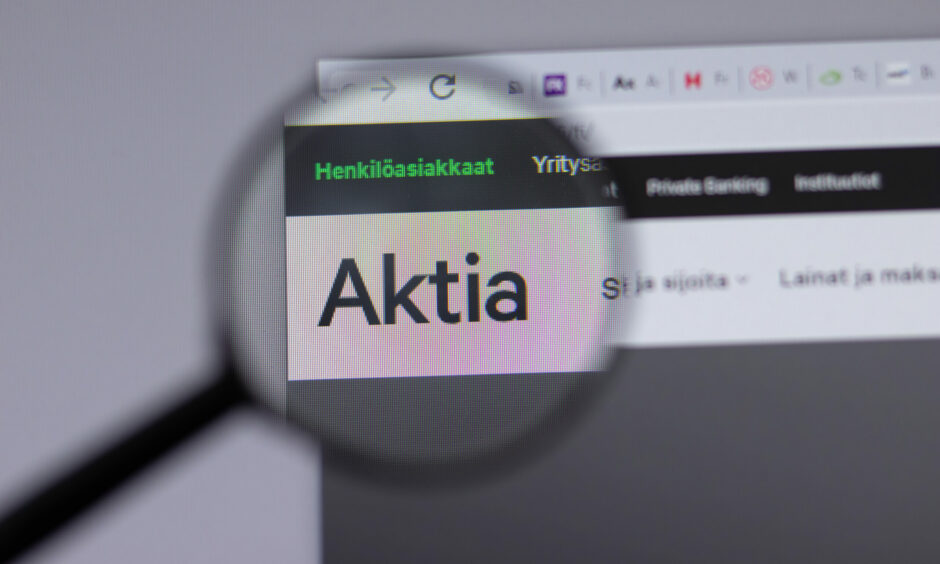 Aktia logo on desktop.