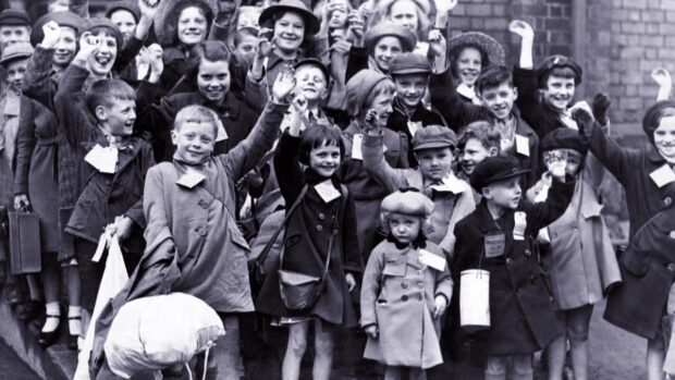 Jewish child refugees arrive into Britain during Second World War