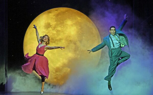 Emily Langham as Judy and Dan Burton as Phil in White Christmas at the Edinburgh Playhouse