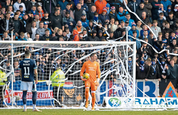 A penny for Allan McGregor’s thoughts as last Sunday’s game at Dens is delayed by ticker tape.