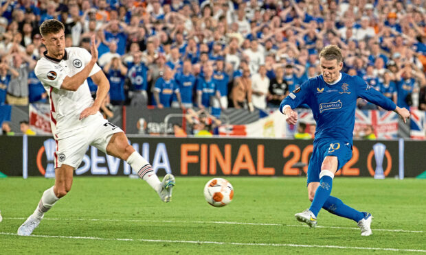 Steven Davis goes close late on in the Europa League Final  in Seville, 14 years after playing for Rangers in the UEFA Cup Final in Manchester.