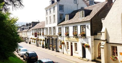 A picture of the outside of the Royal Dunkeld Hotel