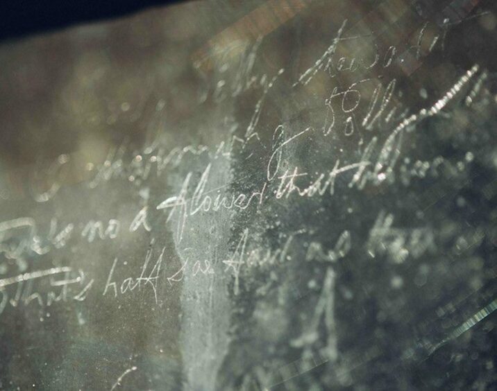 Verses scratched by Robert Burns on windowpane in The Globe Inn, Dumfries