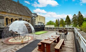 The roof terrace.