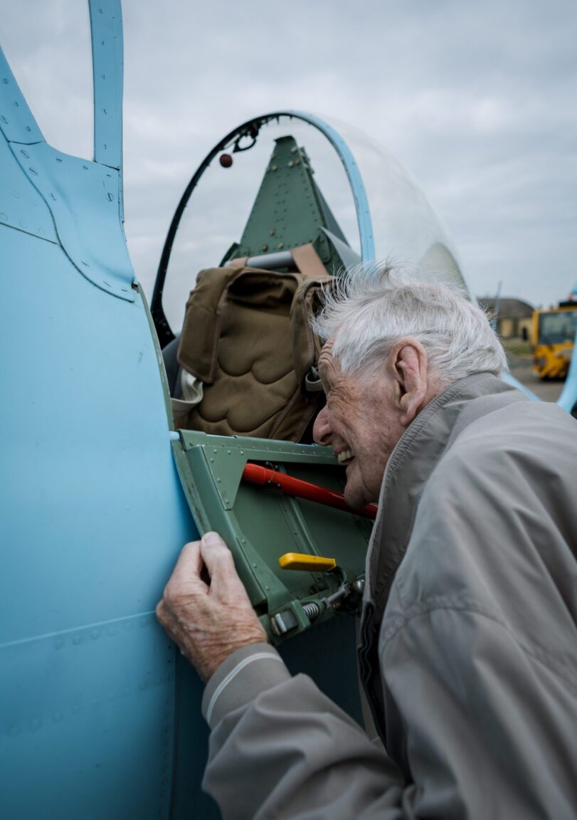 Mike Reeves Spitfire Spitfire hero’s reunion with iconic plane brings back memories