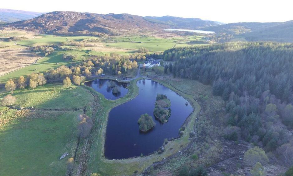 Scottish Hydro says its access tracks are essential for power line maintenance and improve local access to Loch Bunachton.