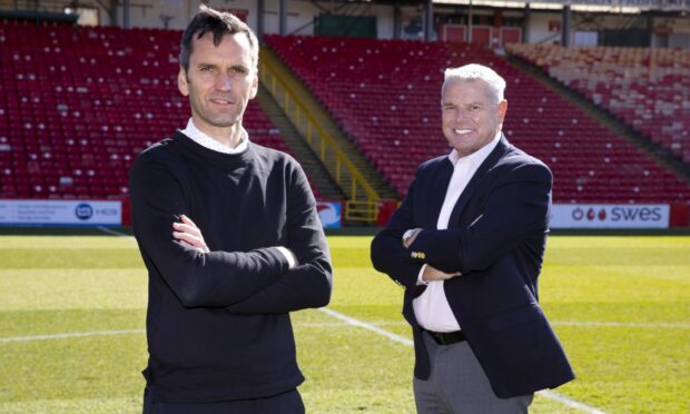 Aberdeen chairman Dave Cormack (right) with manager Stephen Glass.