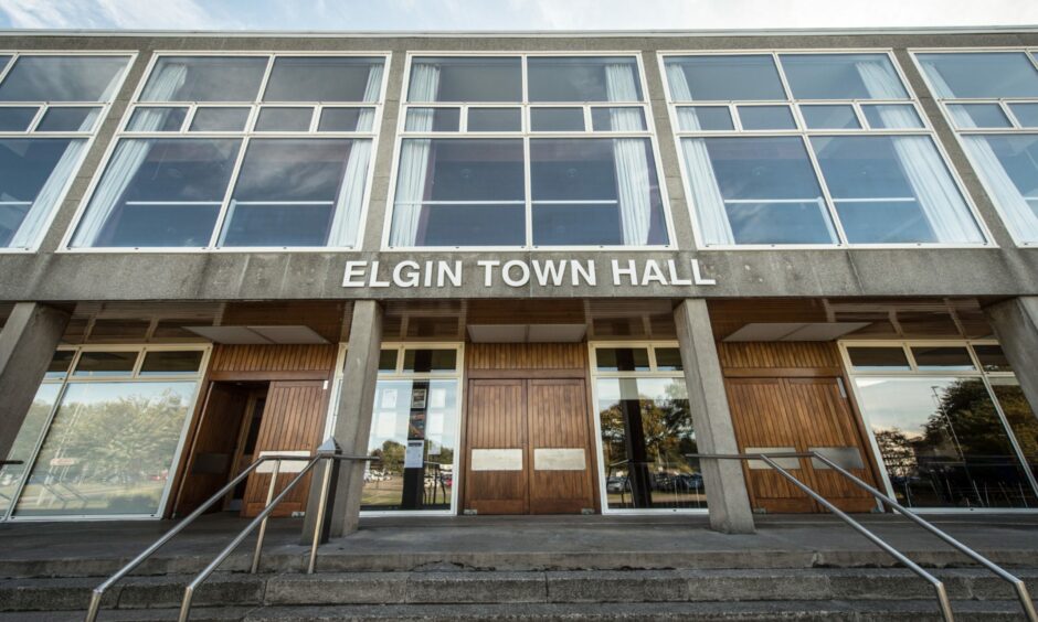 Exterior of front doors of Elgin Town Hall.
