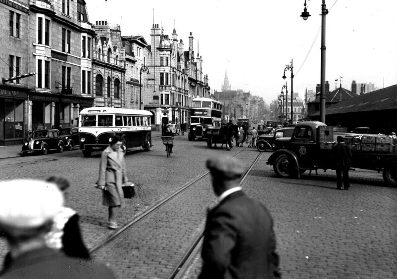 Everyday life on South Market Street, 30th June 1939