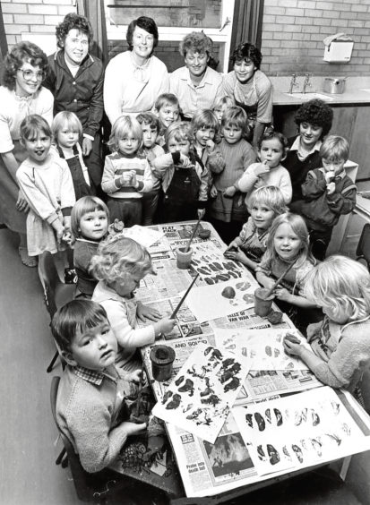 1984: Assembly time at the pre-school playgroup at the Gateway Centre, Turriff.