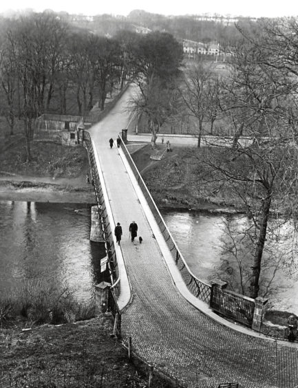 1939: A quiet Grandholm Bridge in the first half of the 20th Century.