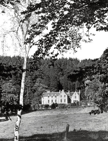1973: An exterior view of Learney House and grounds.