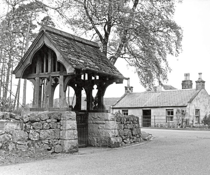 The picturesque gateway to St Thomas’s Episcopal Church, Aboyne