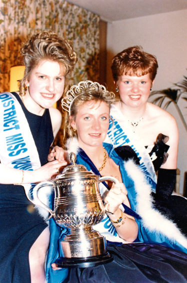 1995: Smiles from Lesmahagoe Young Farmers’ Club’s Lorraine Frame (centre), winner of this year’s Miss Young Farmer contest