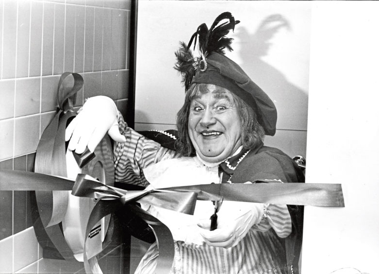 1985: Panto dame Len Howe smiles as he opens the new superloos at His Majesty’s Theatre in Aberdeen
