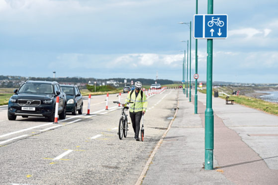 New cycle lanes and road markings at Aberdeen beach