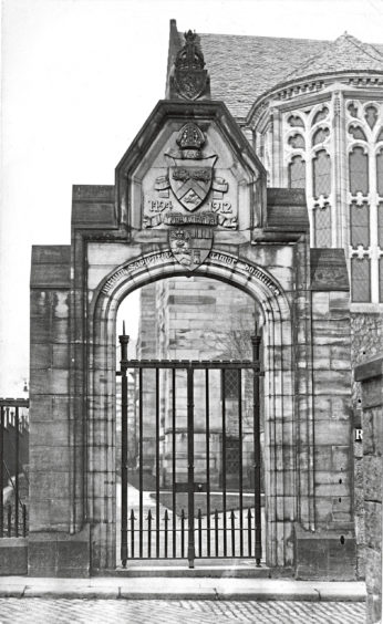 1936 - A fine gate with engraved stonework at King’s College buildings at Old Aberdeen