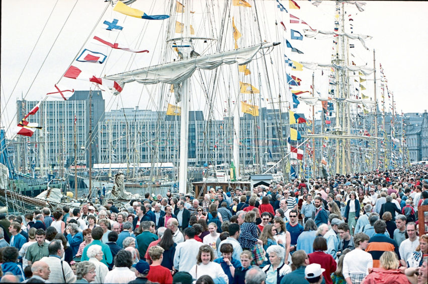 Crowds turned out on Regent Quay at Aberdeen Harbour in 1997 to see the tall ships. Image: DC Thomson/
