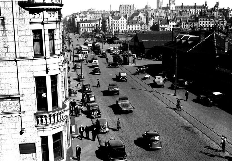 Everyday life on South Market Street, 17th June 1939