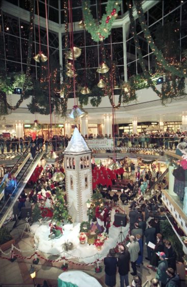 1994: Bon Accord Centre. Christmas